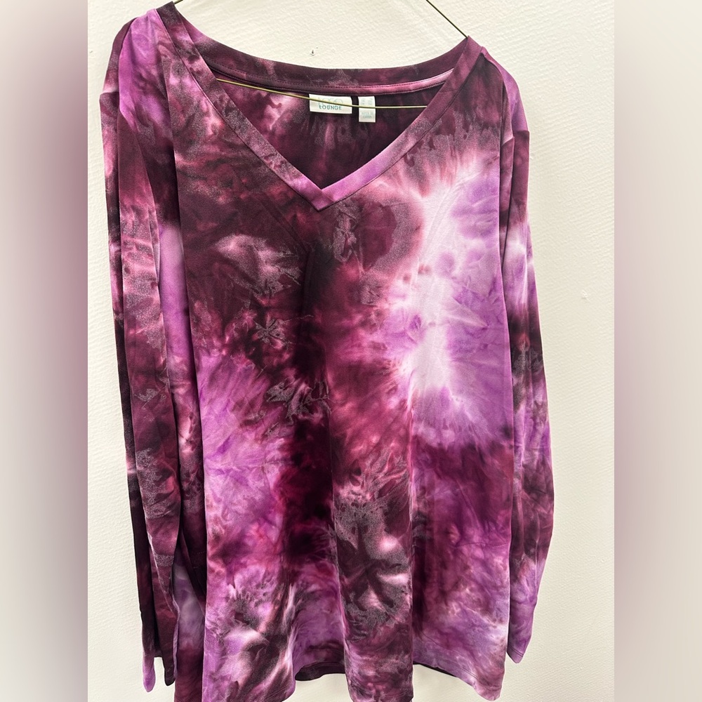 LOGO Lounge by Lori Goldstein Women's  1x Brushed Tie-Dye V-Neck Purple